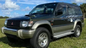 Mitsubishi Pajero nd Generation   x